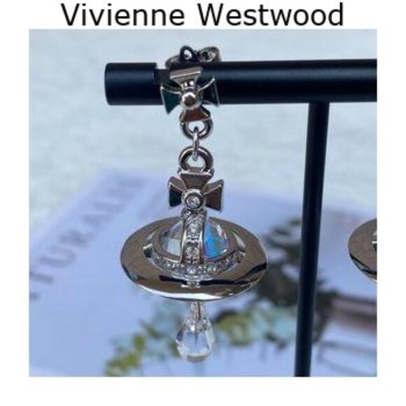 Vivienne Westwood ORB Chain Necklace Golden Saturn Pendant VW Jewelry Gift - Picture 3 of 5